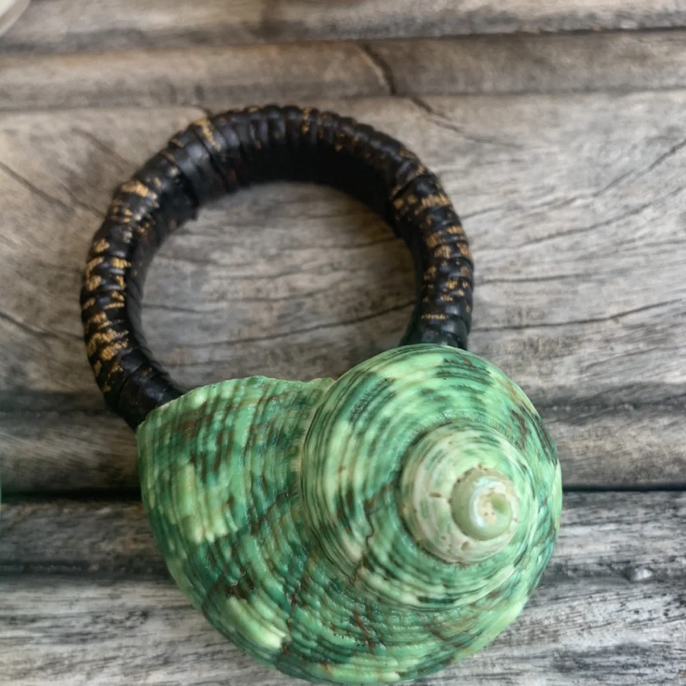 Vintage Seashell Napkin Rings - Picture 7 of 13